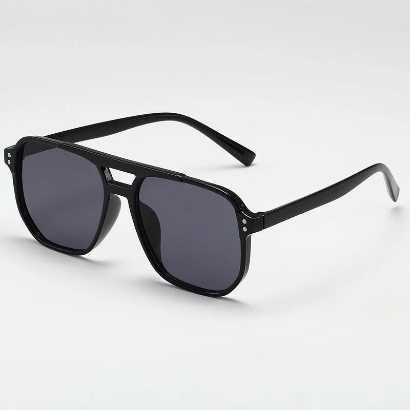 Vintage Men Women Big Sunglasses Men Square Shades Brand Designer Unisex Sun Glasses Black Lense Male Female Sunglasses UV400 with a sleek black frame and dark lenses for stylish UV protection.